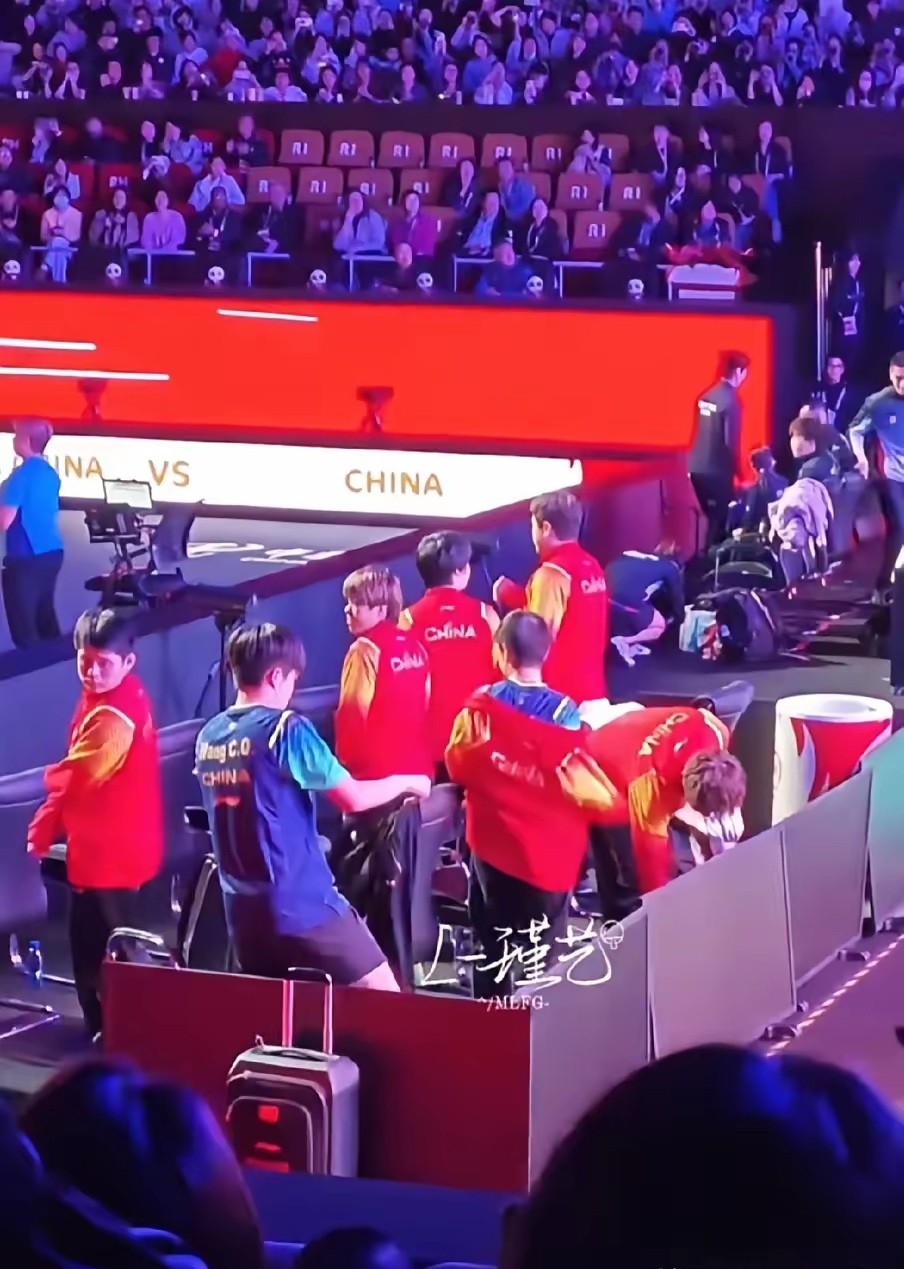 包含经典对决再现！两队对抗引爆赛场热情的词条