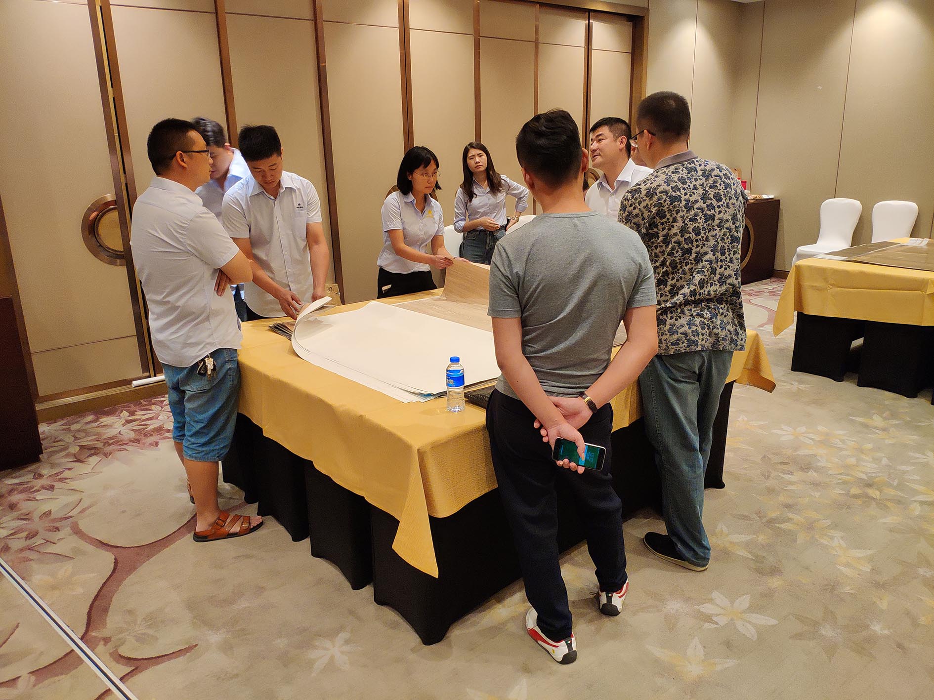 包含江苏篮球联赛火爆进行，引发热烈讨论的词条