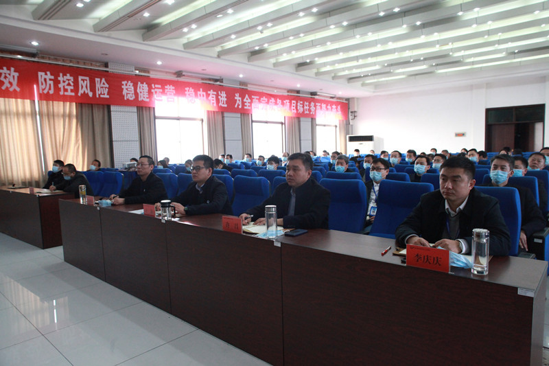 足球教练团队受训提升，赛季战术布局更加稳健的简单介绍